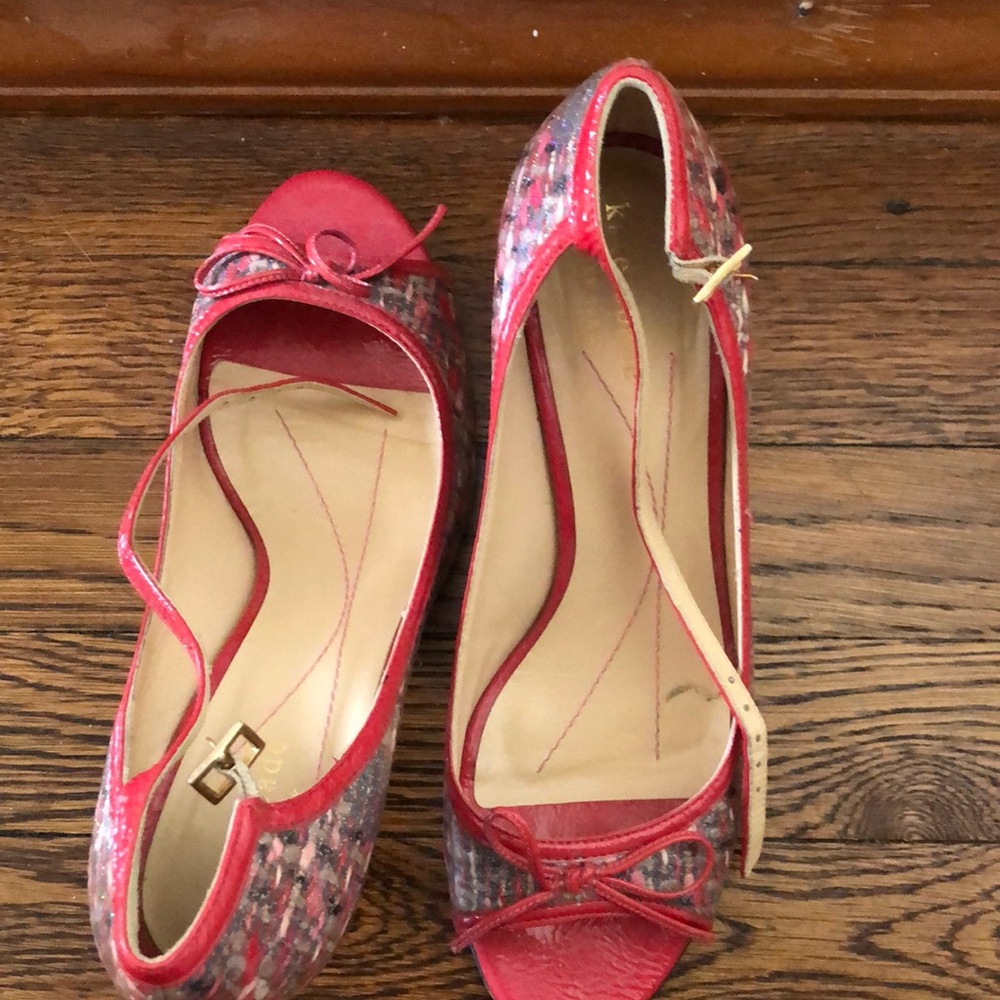 Kate Spade peep toe shoes, leather rimmed in pink